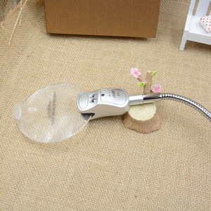 Lupa con Clip 4B-4 con Lente Acrílica de Alta Definición de 90/107/130 mm y Luz de Lectura LED - Product Image 3