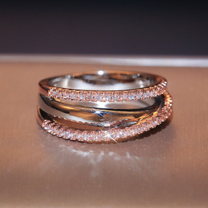 Anello da donna bicolore geometrico con zirconi cubici placcati alla moda - Product Image 4