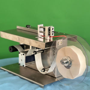 Machine d'étiquetage semi-automatique pour boîtes, machine d'étiquetage d'angle haute précision pour cartons à 90 degrés, codes QR et boîtes cosmétiques - Product Image 4