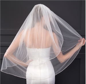 Voiles <span class=keywords><strong>de</strong></span> <span class=keywords><strong>mariée</strong></span> à deux niveaux WAN188 <span class=keywords><strong>avec</strong></span> bordure en <span class=keywords><strong>strass</strong></span> et peigne métallique - Product Image 1