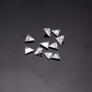 Messi Gems 3x3mm - 5x5mm HPHT DEF VS Diamant de laboratoire cultivé en vrac, taille triangle, fantaisie, de type Melee - Product Image 2