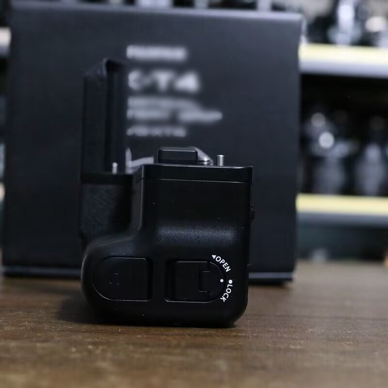 RingTeam X-T4 XT4 バッテリーグリップは、2個のNP-W235バッテリーを
