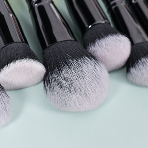 Set Kuas Makeup 15pcs Berkualitas Tinggi, Kuas Bedak Tabur, Kuas Eyeshadow, Kuas Blush, Alat Kecantikan Multifungsi untuk Wajah, Warna Hitam - Product Image 3
