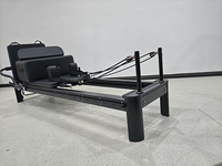 Reformer de Pilates Moderne en Alliage d'Aluminium avec Rail Extérieur Noir pour Studio de Pilates, Reformer de Pilates Avancé pour Sculpter le Corps
