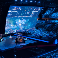 Écran de diffusion en direct pour e-sport 7680Hz, écran incurvé COB LED avec animation pour les compétitions de jeu, expérience de visionnement immersive