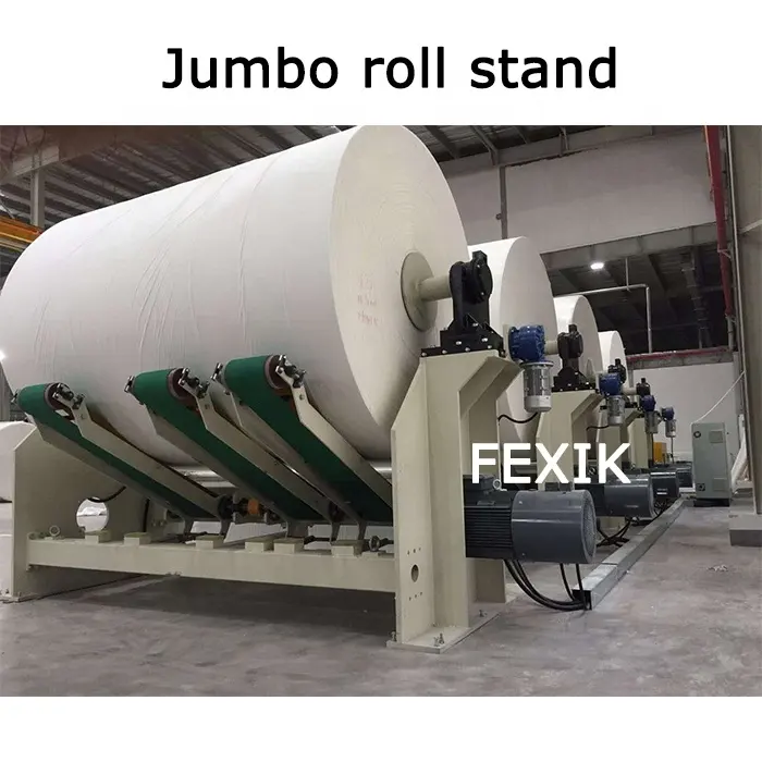 Chaîne de production automatique petit rouleau de papier hygiénique faisant la production à la machine FEXIK 200-250 m/min