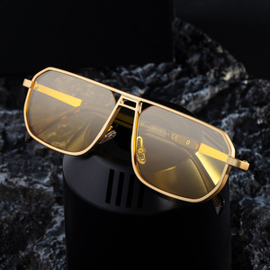 Lunettes de soleil carrées en métal pour hommes XH-98354, verres PC UV400, protection solaire classe 2, design haut de gamme et tendance - Product Image 1