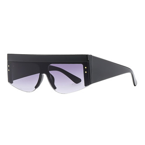 Gafas de Sol Mystic Square UV400 con Marco de PC Negro, Unisex, Estilo Retro Urbano, Marco Grande, Lentes Integradas - Product Image 3