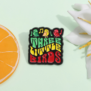 Pin de esmalte de tres pájaros pequeños, broche de animales de dibujos animados, insignia de solapa, joyería, regalo para niños y amigos, venta al por mayor - Product Image 2