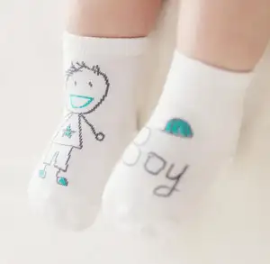 Новые весенние детские носки, милые Асимметричные нескользящие носки из хлопка для новорожденных мальчиков и девочек