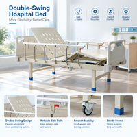 Barrière latérale métallique pour lit d'hôpital avec roulettes à frein bleues et cadre crème, pour l'ameublement des établissements de soins à long terme