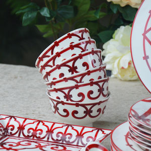 Set di Stoviglie Vintage in Ceramica per 6 Persone Piatti Ciotole da Zuppa Cucchiai in Porcellana con Design Rosso e Logo Personalizzato - Product Image 6