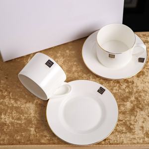 Ensemble tasse et soucoupe à café en céramique européenne, en porcelaine fine, technique de gravure, pour le thé de l'après-midi, tasse de bureau, compatible lave-vaisselle et micro-ondes, cadeau - Product Image 3