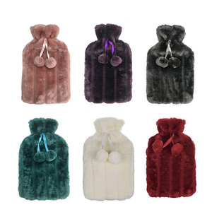 Bouteille d'eau chaude en caoutchouc naturel doux et moelleux de 2000 ml avec housse en peluche - Product Image 1