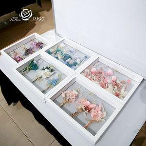 Cadre photo en bois fleur immortelle nouveau design sec petites fleurs séchées mini <span class=keywords><strong>bouquet</strong></span> de fleurs conservées pour la décoration de la saint-valentin - Product Image 2