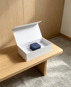 Caja de Empaque Magnética de Anillo de Lujo Simple Cuadrada de Cuero PU de Alta Gama con Logotipo Personalizado para Aretes y Collares - Product Image 4