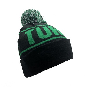 <span class=keywords><strong>Bonnet</strong></span> tricoté d'hiver pour femme, <span class=keywords><strong>noir</strong></span> et vert, avec pompons, logo jacquard personnalisé, impression numérique d'image et lettres, vente en gros - Product Image 3