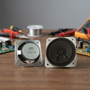 Altavoz Cuadrado de Metal Plateado de 57 mm y 1 W - Product Image 3