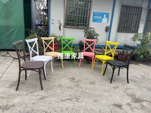 Chaise de Salle à Manger en Bois Cintré Empilable Style Rustique Vintage avec Dossier Croisé pour Restaurant, Bistro et Hôtel - Product Image 6