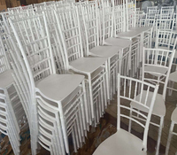 Chaises en bambou blanches pas chères en gros pour mariage, chaises d'extérieur élégantes pour réceptions de mariage