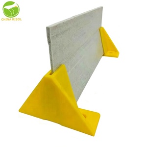 Support triangulaire jaune en plastique PP <span class=keywords><strong>pour</strong></span> poutre de plancher en fibre de verre FRP <span class=keywords><strong>pour</strong></span> système de plancher à lattes <span class=keywords><strong>pour</strong></span> bétail - Product Image 1