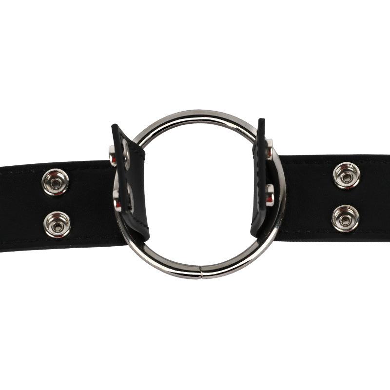 Virjiniya Sun qizil pantiesda