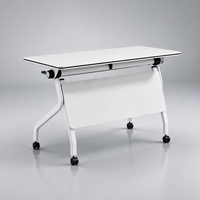 Table de séminaire pliante avec cadre blanc, panneau de protection et roulettes pour réunions de bureau, salles de formation et salles de classe