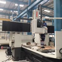 Fraiseuse universelle CNC BT50 à double tête 22KW, déplacement de l'axe Z de 12000 mm, double broche à haute rigidité