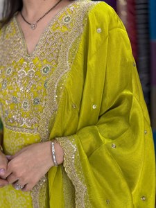 ชุดสูทผ้าไหมรัสเซียแท้ พร้อมงานปักลายบานาราซีสุดหรู สง่างาม เหมาะสำหรับงานแต่งงาน ชุดประจำชาติสำหรับผู้หญิงในโอกาสพิเศษ - Product Image 3