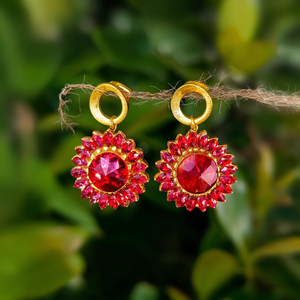 Boucles d'oreilles pendantes tendance, design fleur en cristal rouge, plaqué or, acier inoxydable 316L, bijoux durables et résistants - Product Image 3