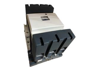 Contactores LC1D115M7 3P 115A 220V AC para Pago en Línea, IP2x (IEC 60529) 1NO+1NC, Resistentes al Fuego 850C, 2.5kg - Product Image 2