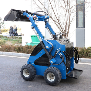 Компактный мини-погрузчик с фронтальным ковшом и насадками для бетоносмесителя, грузоподъемность 300 кг, 350 кг, 450 кг - Product Image 6