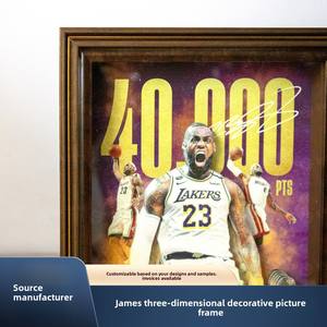 <span class=keywords><strong>NBA</strong></span> Lakers James No. 33 Marco de Fotos Decorativo de Resina con Diseño de <span class=keywords><strong>Zapatillas</strong></span> y Camiseta de Campeonato, Hecho a Mano, Relieve Tridimensional - Product Image 4