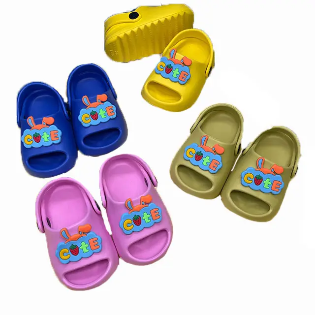 Großhandel niedlichen Kinder zwei tragen Sandalen günstigen Preis Cartoon Hot Sale Kinder Hausschuhe für Summer Beach