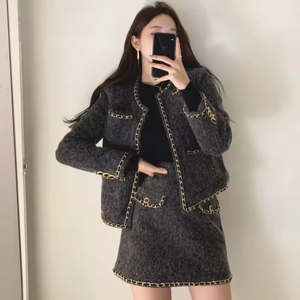 Elegante Nuovo Maglione Borgogna Autunno/Inverno per Donne, Top Corto di Alta Gamma con Bottoni, Ricamo Floreale Lavorato a <span class=keywords><strong>Maglia</strong></span> e Collo Alto - Product Image 6