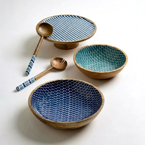 Bol à salade rustique en bois massif avec motif de feuilles imprimé à l'émail, plat de service écologique pour fruits, idéal pour les hôtels et les tables décoratives de mariage - Product Image 1