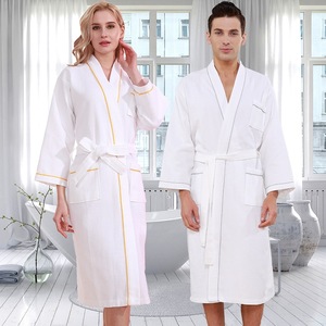 Xinbailong Hotel di lusso pantofole bianche <span class=keywords><strong>Set</strong></span> <span class=keywords><strong>asciugamani</strong></span> <span class=keywords><strong>e</strong></span> <span class=keywords><strong>accappatoi</strong></span> accappatoio Waffle accappatoio con Logo ricamato per Spa dell'hotel - Product Image 5