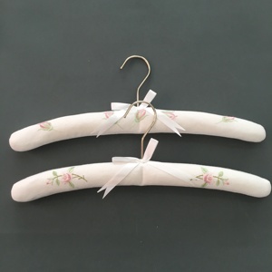 Porte manteau brodé, prix fin, vente en gros - Product Image 3