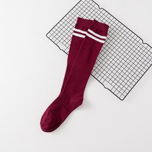 Primavera/verano piernas delgadas sobre las medias de la rodilla estudiante preppy medias altas calcetines de fútbol - Product Image 3