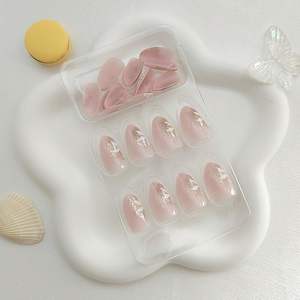 Prensa <span class=keywords><strong>rosa</strong></span> en las <span class=keywords><strong>uñas</strong></span> Pegamento corto en flores blancas de almendra Brillo brillante <span class=keywords><strong>Palo</strong></span> artificial duro en las <span class=keywords><strong>uñas</strong></span> <span class=keywords><strong>para</strong></span> mujeres y <span class=keywords><strong>niñas</strong></span> 24 piezas - Product Image 5