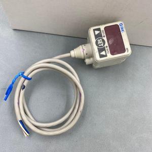 Pressostat SMC ISE40-01-22-M, filetage G1/4, pour air comprimé, IP21, corps en plastique, fabriqué au Japon - Product Image 3