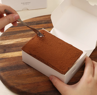 Boîte en carton personnalisée haut de gamme en matériaux recyclés avec revêtement UV, logo en relief et impression pour gâteau au tiramisu
