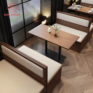 Ensemble de mobilier de restaurant commercial moderne, tables carrées en bois brun foncé, pieds en métal, chaises en cuir beige, banquette, durable pour café - Product Image 5
