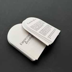 Tarjeta de agradecimiento con forma de arco troquelada a medida, tarjeta de instrucciones para el cuidado de extensiones de cabello con forma arqueada, logotipo impreso personalizado - Product Image 3
