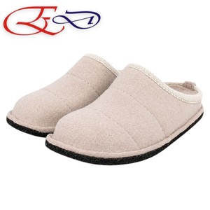 Chaussons en feutre de laine pour homme de qualité supérieure, semelle en latex souple antidérapante, chauds et confortables, pour l'intérieur, automne-hiver - Product Image 1