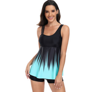 Robe de bain tankini pour femme avec motif dégradé rose et noir et bas intégré pour un look de <span class=keywords><strong>plage</strong></span> élégant - Product Image 3