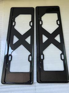 กรอบ<span class=keywords><strong>ป้าย</strong></span><span class=keywords><strong>ทะเบียน</strong></span>คาร์บอนไฟเบอร์4รูแบบยุโรปด้านหน้ากำหนดโลโก้ได้เอง - Product Image 3