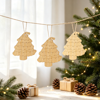 10 Stück Hölzerne Weihnachts-Hängeornamente mit Seil, Lasergeschnittenes Wolkenlagen-Design, für Weihnachten, Neujahr, Winterparty