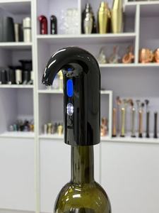 Aeratore Elettrico Portatile per Vino Ricaricabile USB con Un Solo Pulsante, Pompa Dosatrice con Ricarica Type-C, Accessori da Bar, Capacità 500-1000ml - Product Image 6
