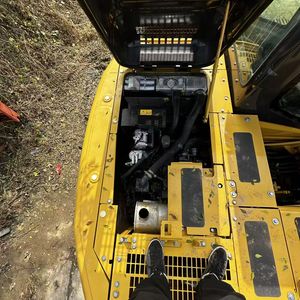 Excavatrice sur chenilles Komatsu PC130 d'occasion du Japon, 13 tonnes, certifiée EPA CE, avec moteur, boîte de vitesses, pompe, PLC – Vente mondiale de machines de seconde main - Product Image 6